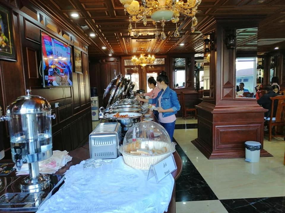 Soubandith Hotel Pakse Buitenkant foto