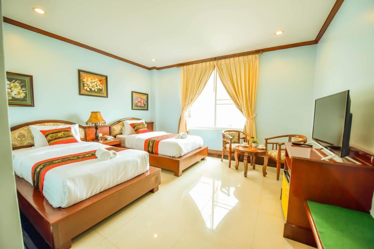 Soubandith Hotel Pakse Buitenkant foto