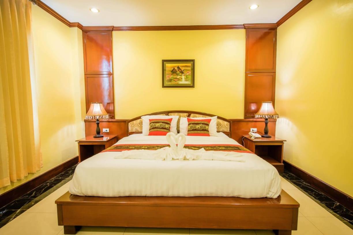 Soubandith Hotel Pakse Buitenkant foto